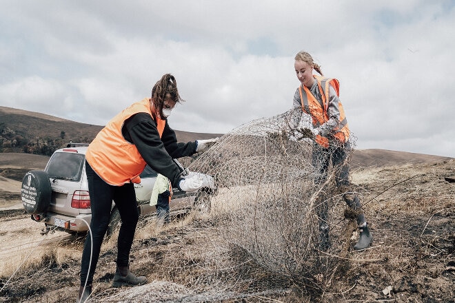 BlazeAid volunteers