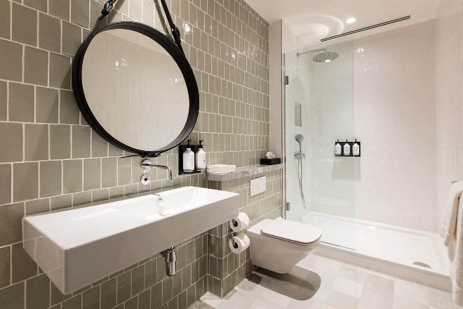 The London Lounge - Refresh bathroom and shower facilities