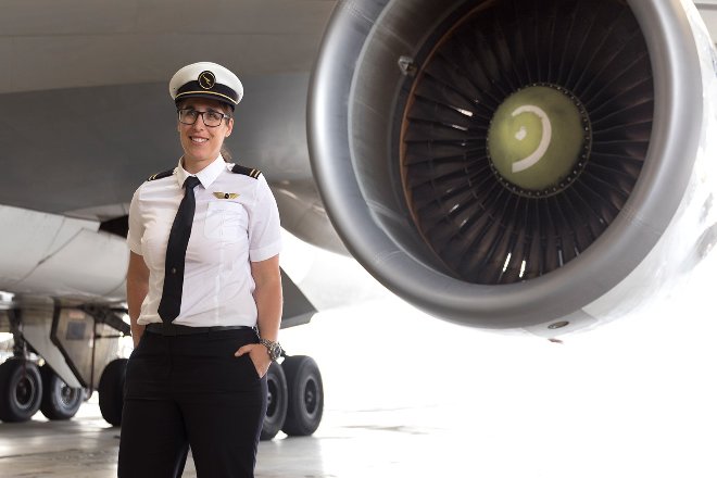 Qantas Second Officer Jess Cassebohm