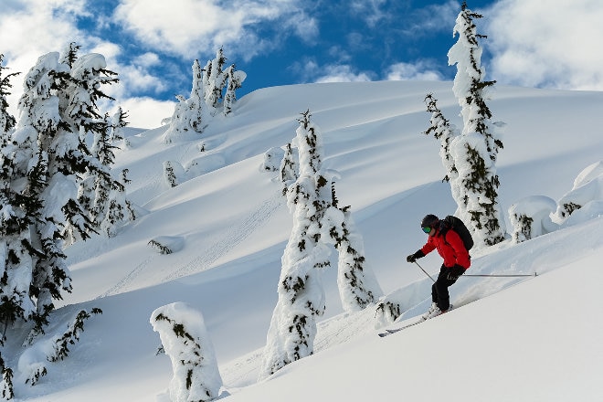 Man sking at Sun Peaks