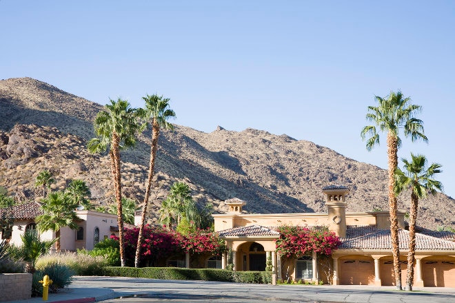 Palm Spring mansion against the dessert