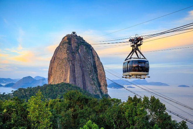 Cable car going up Sugar Loaf mountain