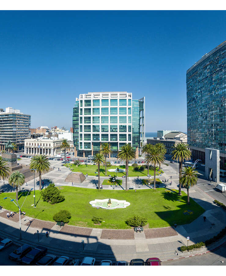 Panoramic view of Plaza Independencia (Independence Square) in Montevideo downtown, Uruguay