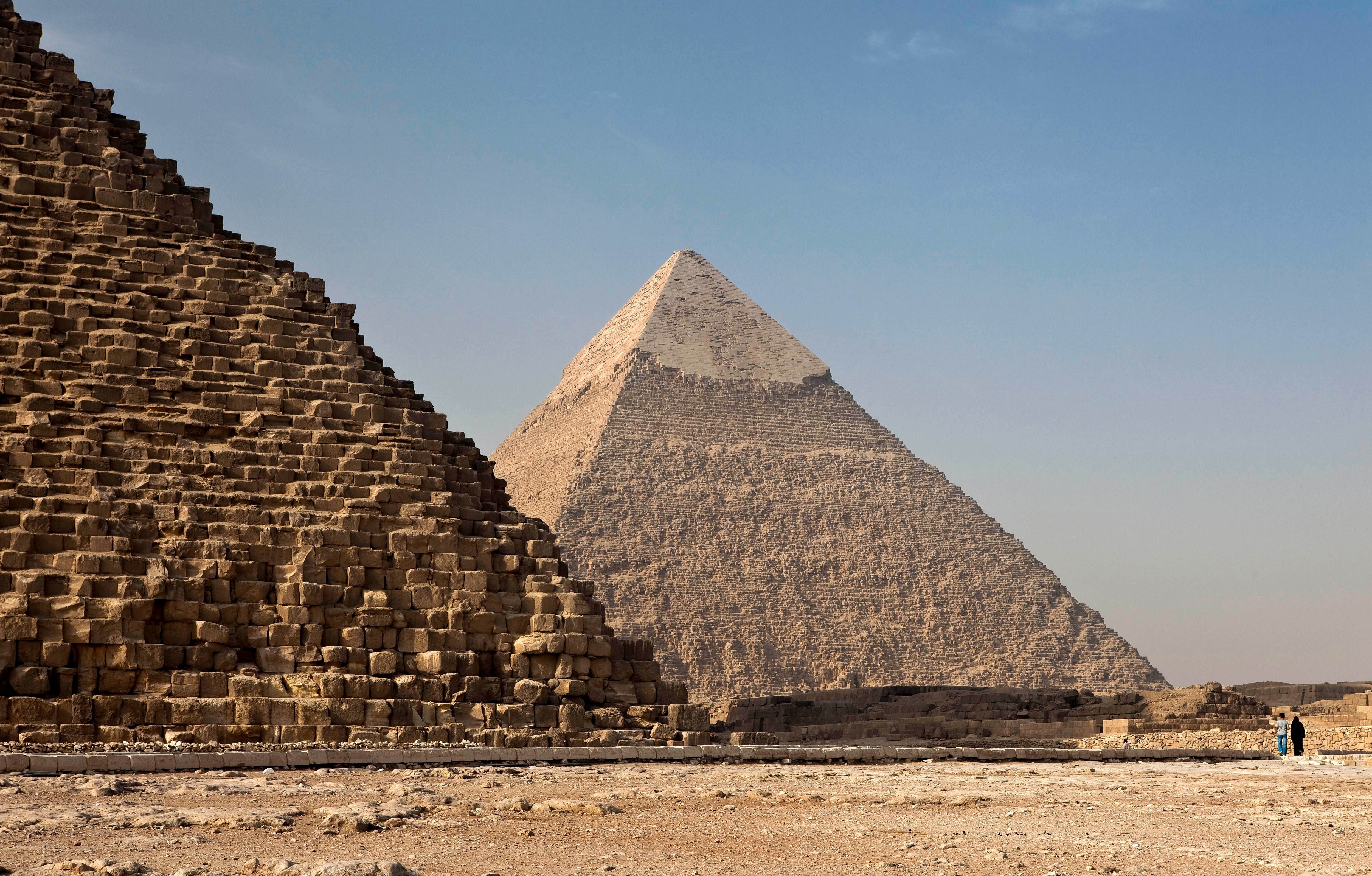 Explore The Shimmering Deserts And Other worldly Pyramids Of Egypt 