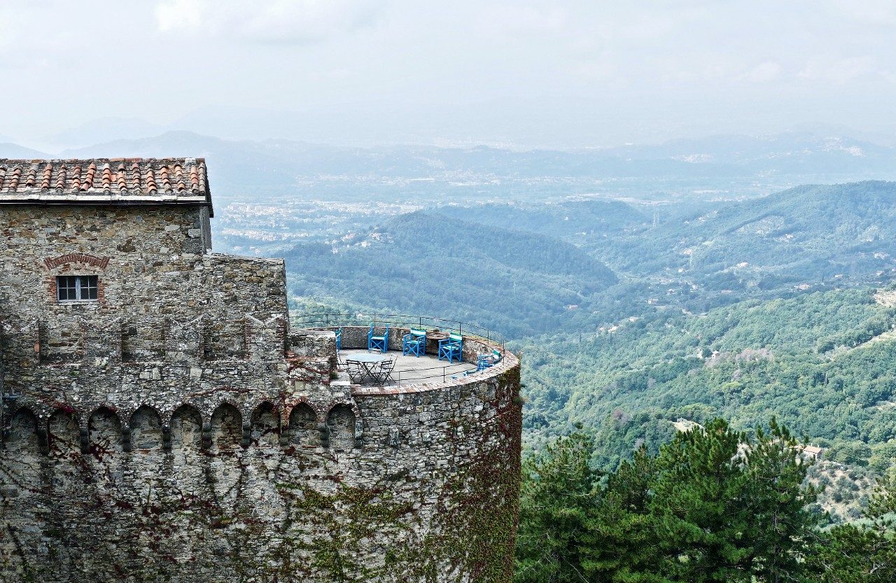 Castle Magra Valley