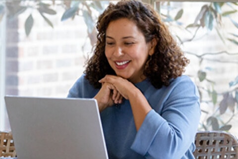 Lady on laptop