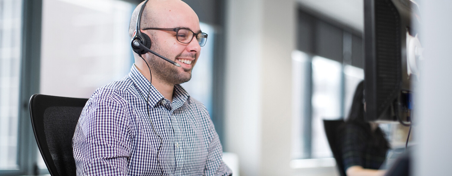 Qantas Agency Connect consultant on the phone