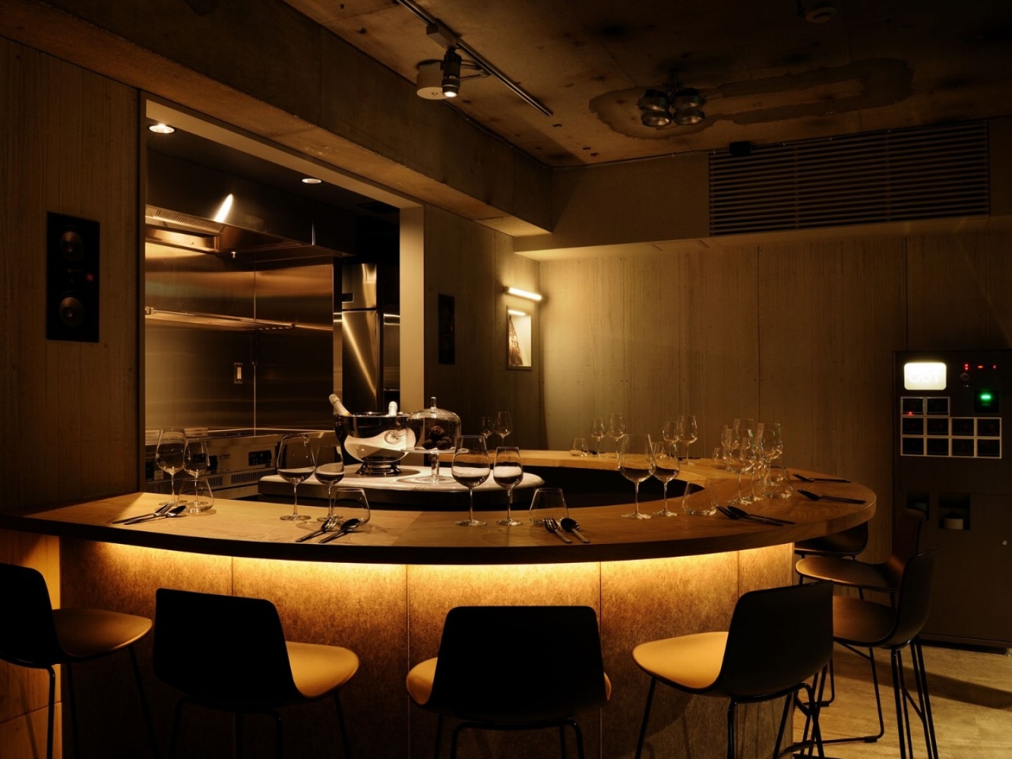 A New Australian-Run Restaurant in Tokyo Serves Only One Dish | Travel ...